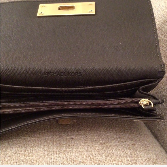 Michael Kors Tan Snake Print Wallet with Gold Accents - Picture 7 of 8